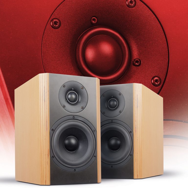 Durance Titelbild Klang + Ton Kompaktlautsprecher mit Wavecor Bestückung und rotem Hintergrund