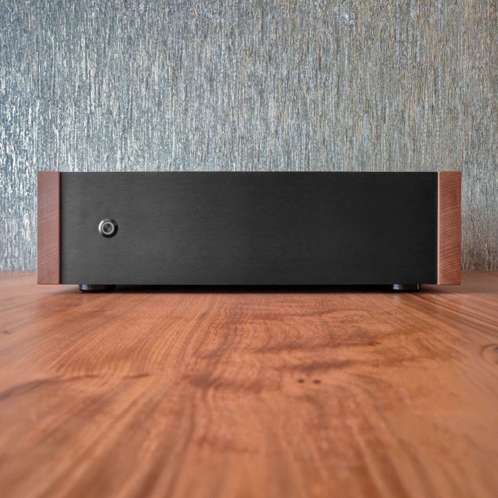 Music Wonder One, 8-Kanal-FIR-DSP-Endstufe Front Bildformat 1zu1